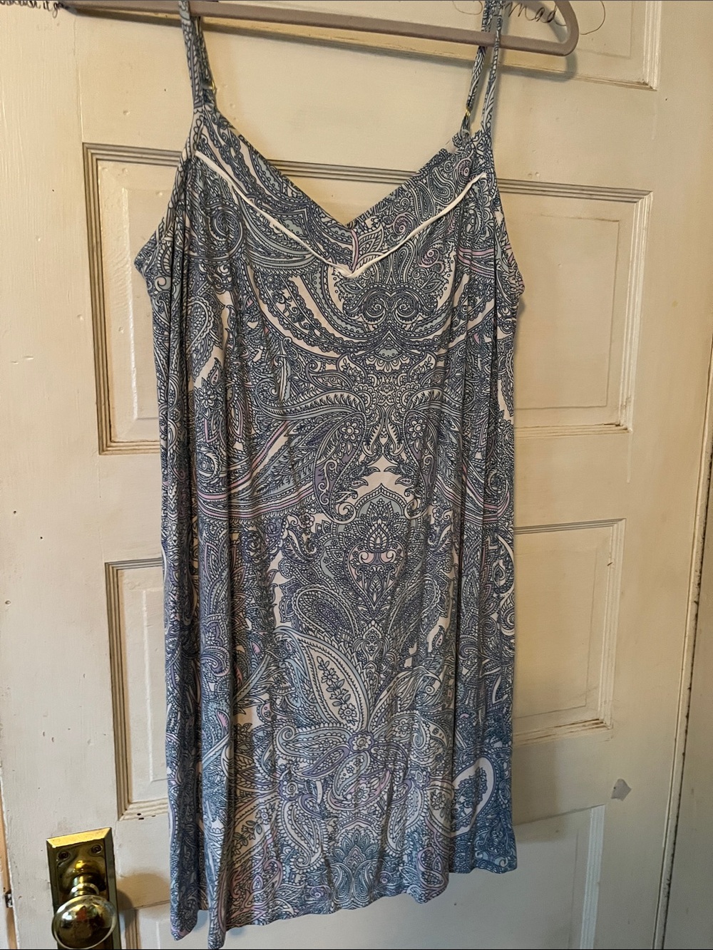 Chemise nightgown with piping and paisley print
